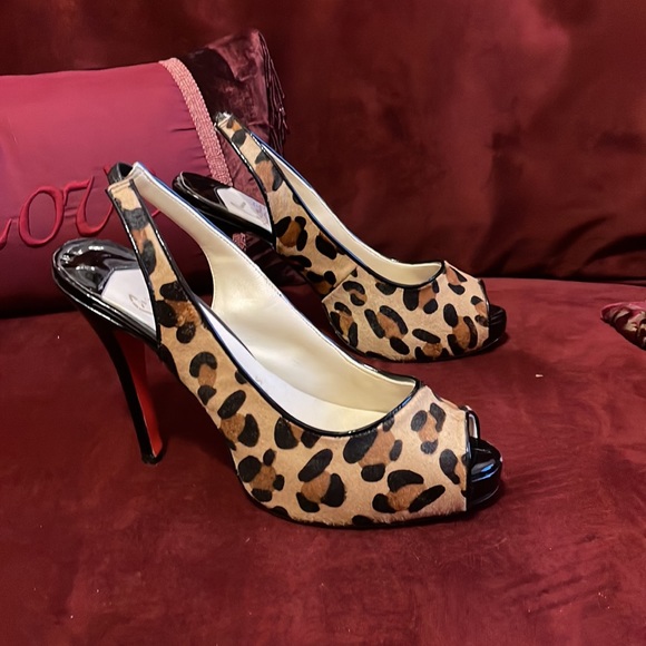 Sling back heels. Animal print. NOT “red bottoms” 😉 - Picture 4 of 6